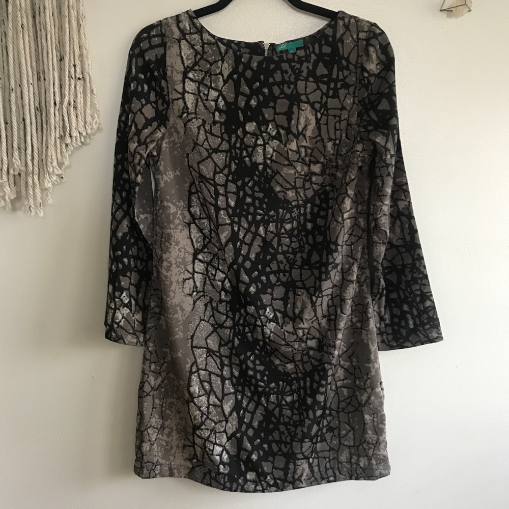 Vfish shift dress
